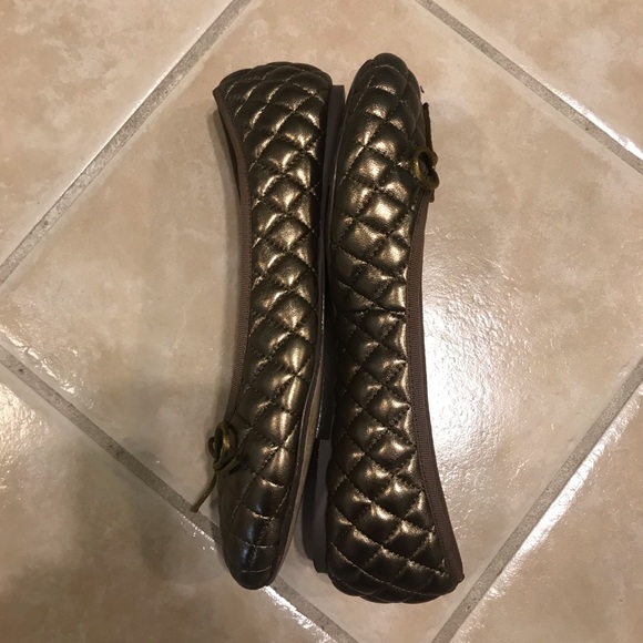 J Loreu Collection - Picture 3 of 5